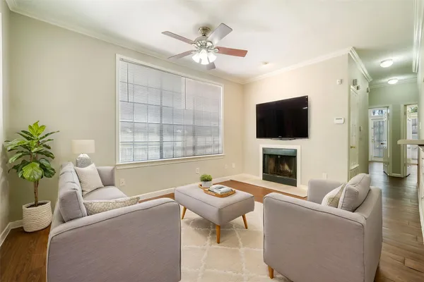 $1,495 | 2300 Leon Street, Unit 101, Austin, TX 78705