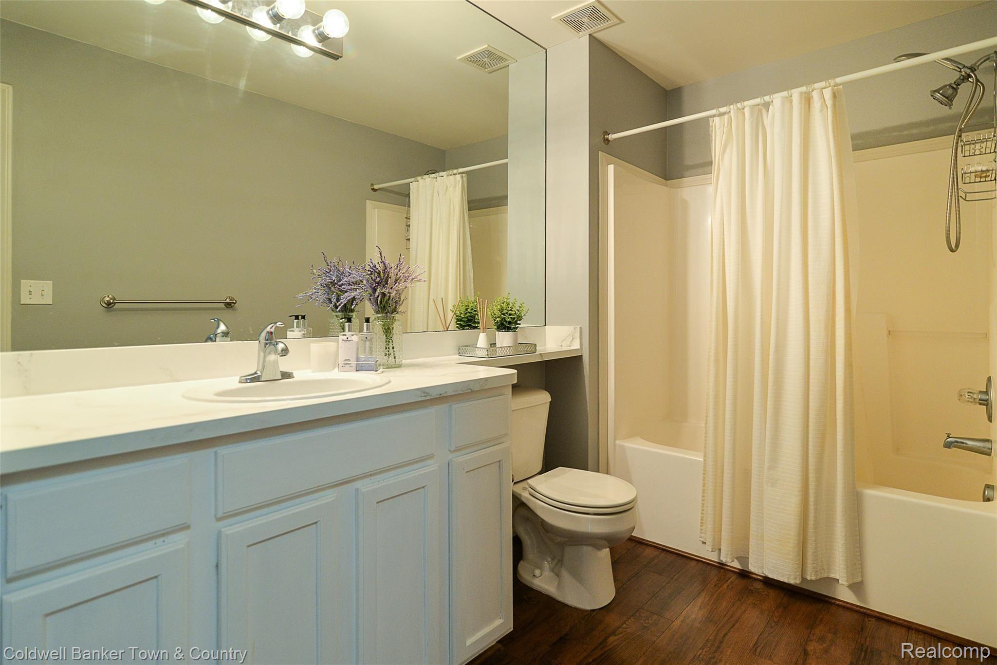 10105 Ridge Run Street Howell, MI 48855 - Photo 36 of 57 DSC_3143.jpg