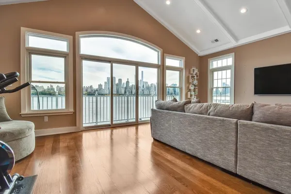 $7,750 | 14 Lydia Drive, Unit 14, Guttenberg, NJ 07093