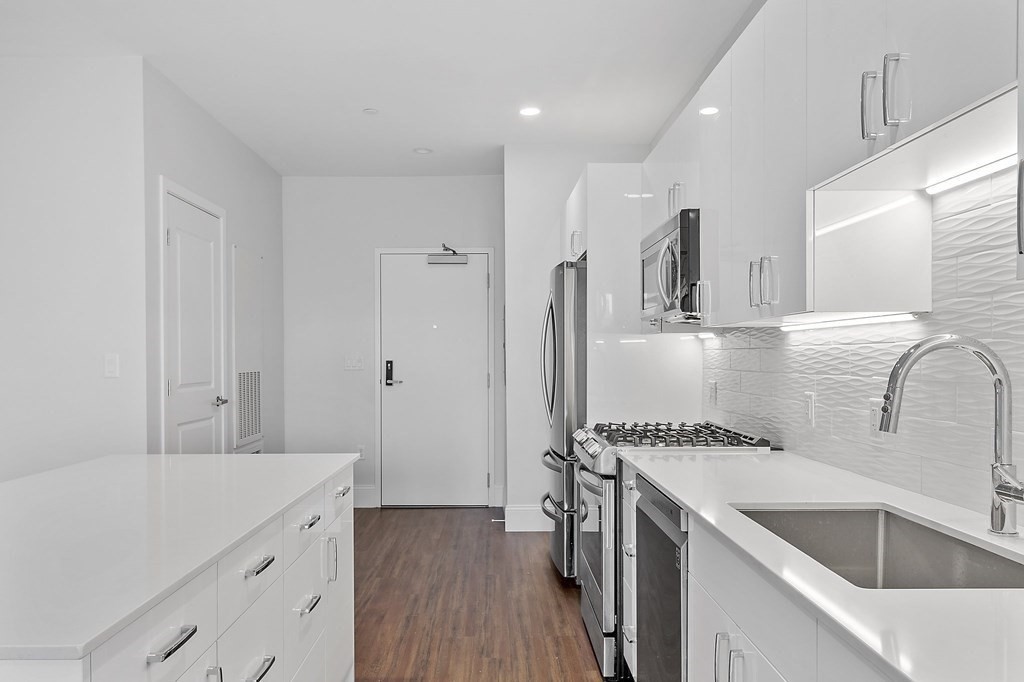 205 Maverick Street, Unit 201 Boston, MA 02128 - Photo 14 of 29