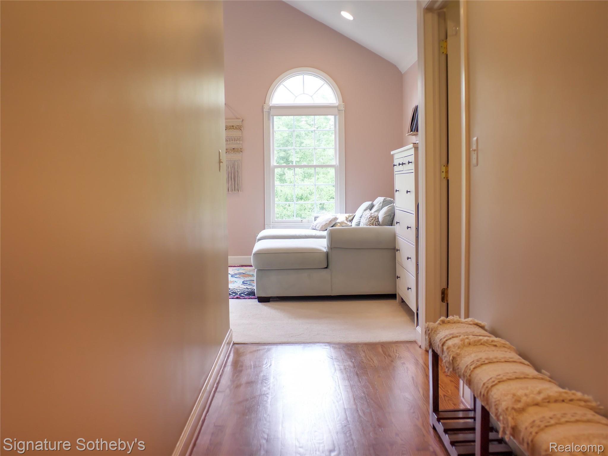 399 Neff Road Grosse Pointe, MI 48230 - Photo 22 of 52 14 - Hall to Bedroom.jpg