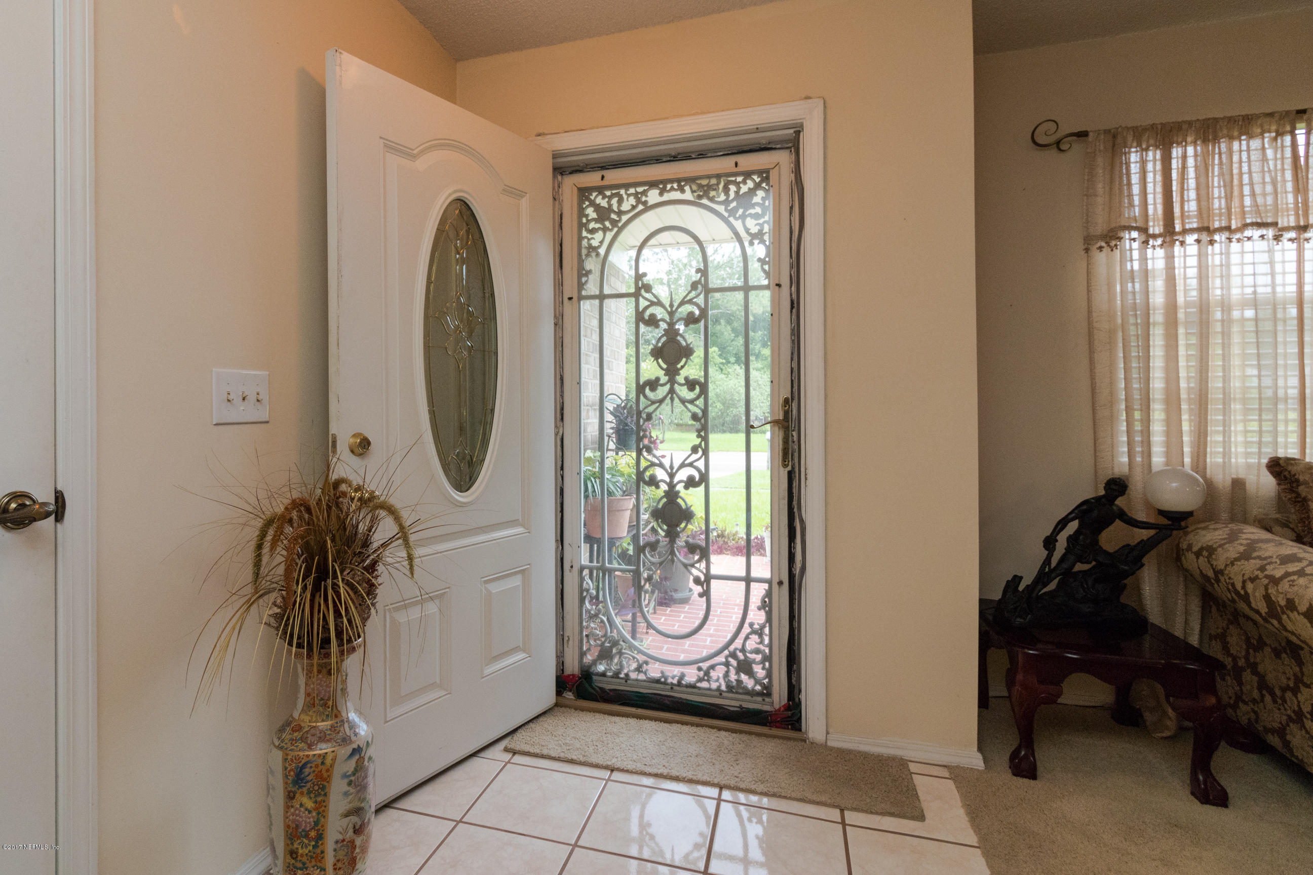 11542 Harts Road Jacksonville, FL 32218 - Photo 5 of 34 Foyer