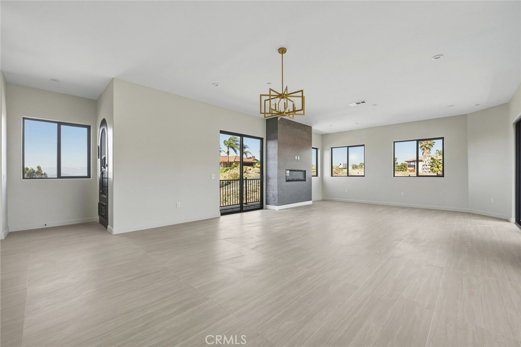 16515 Canyon Ridge Drive Riverside, CA 92503 - Photo 13 of 61