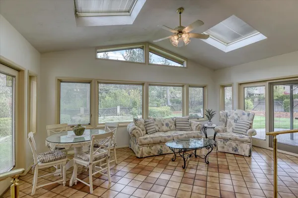 $475,000 | 2002 West Regina Avenue, Spokane, WA 99218