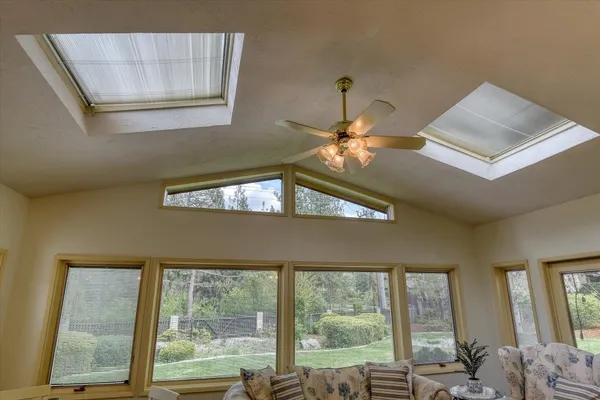 $475,000 | 2002 West Regina Avenue, Spokane, WA 99218
