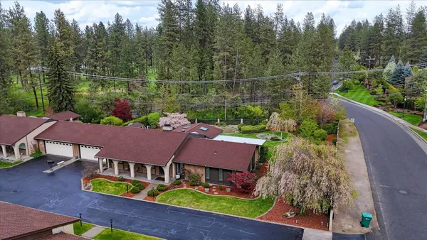 $475,000 | 2002 West Regina Avenue, Spokane, WA 99218