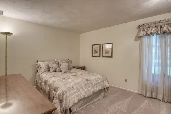 $475,000 | 2002 West Regina Avenue, Spokane, WA 99218