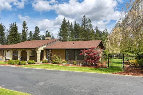 $475,000 | 2002 West Regina Avenue, Spokane, WA 99218