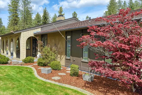 $475,000 | 2002 West Regina Avenue, Spokane, WA 99218