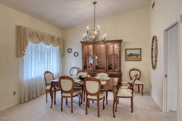 $475,000 | 2002 West Regina Avenue, Spokane, WA 99218