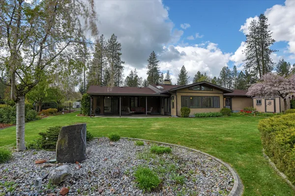 $475,000 | 2002 West Regina Avenue, Spokane, WA 99218