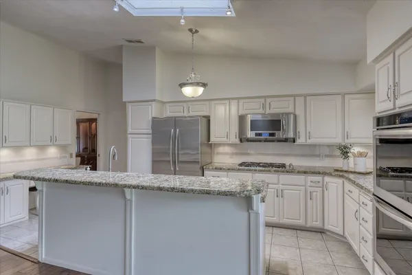 $475,000 | 2002 West Regina Avenue, Spokane, WA 99218