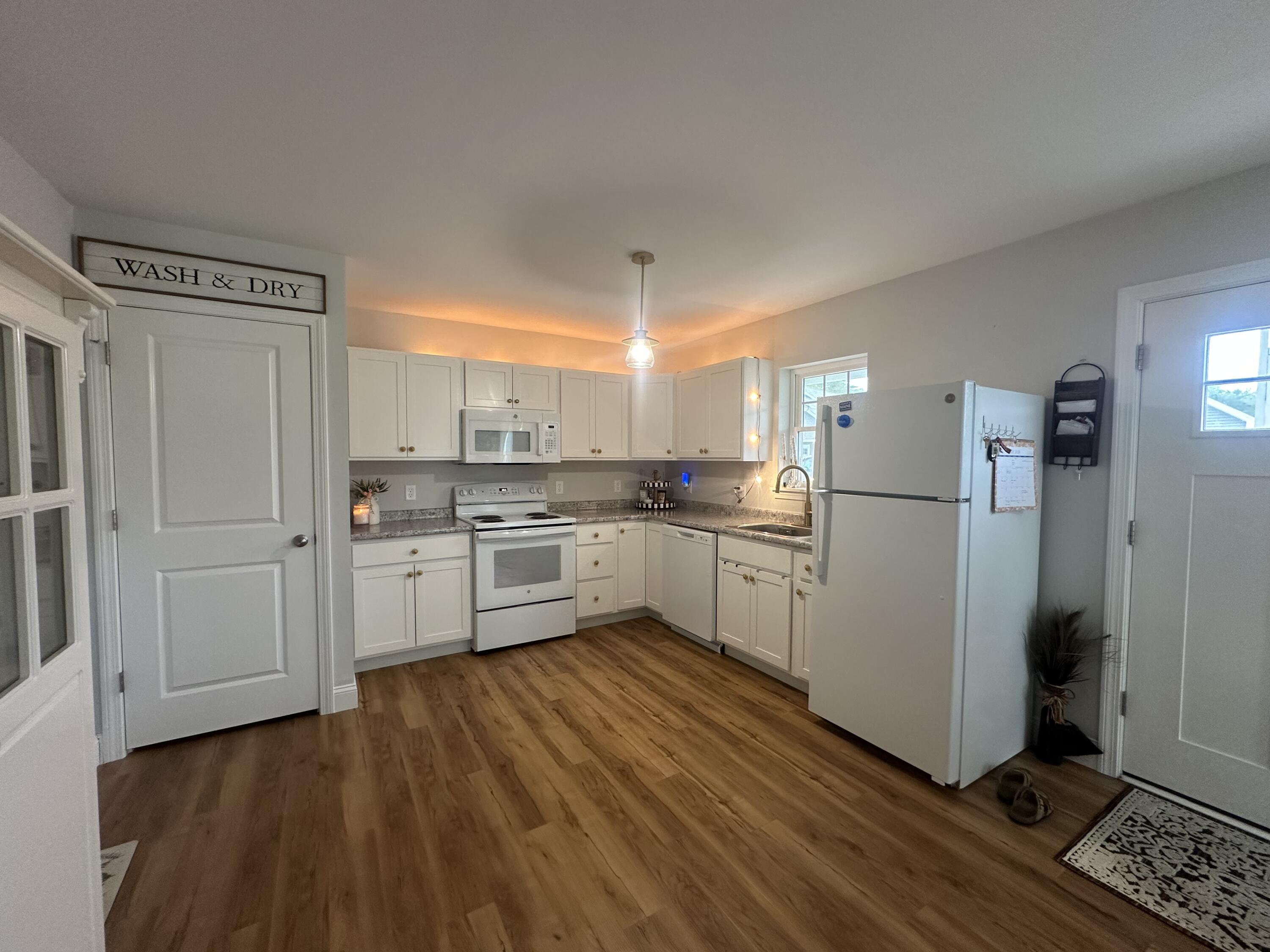 178 Independence Way, Unit 178 Wells, ME 04090 - Photo 3 of 19 IMG_8006