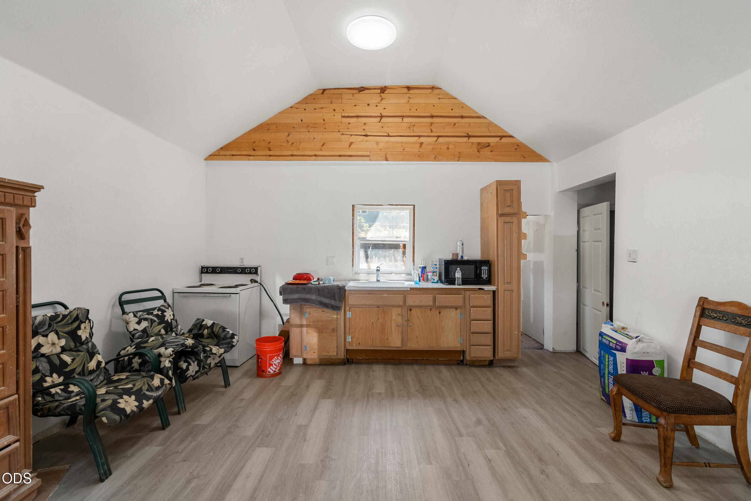 104 Fir Street Shady Cove, OR 97539 - Photo 13 of 37