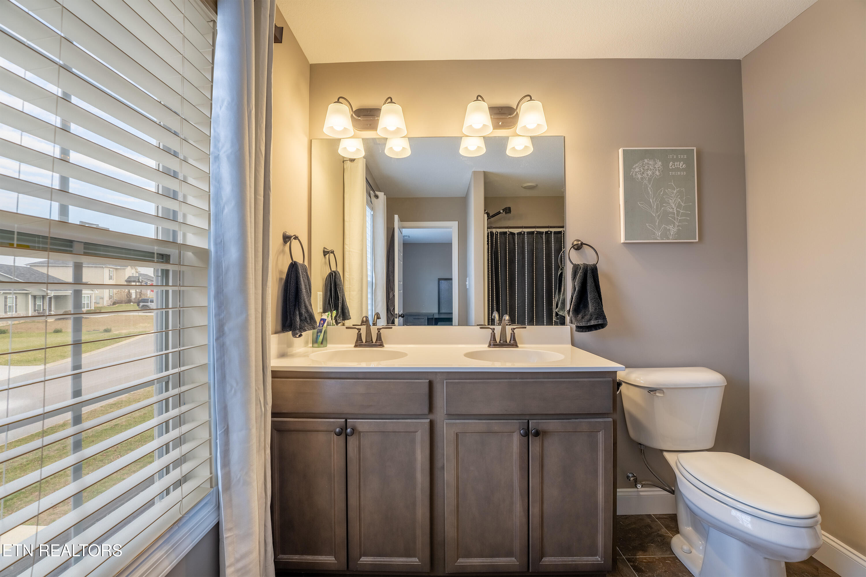 3307 Townsend Pk Lane Powell, TN 37849 - Photo 13 of 41 13 (6)