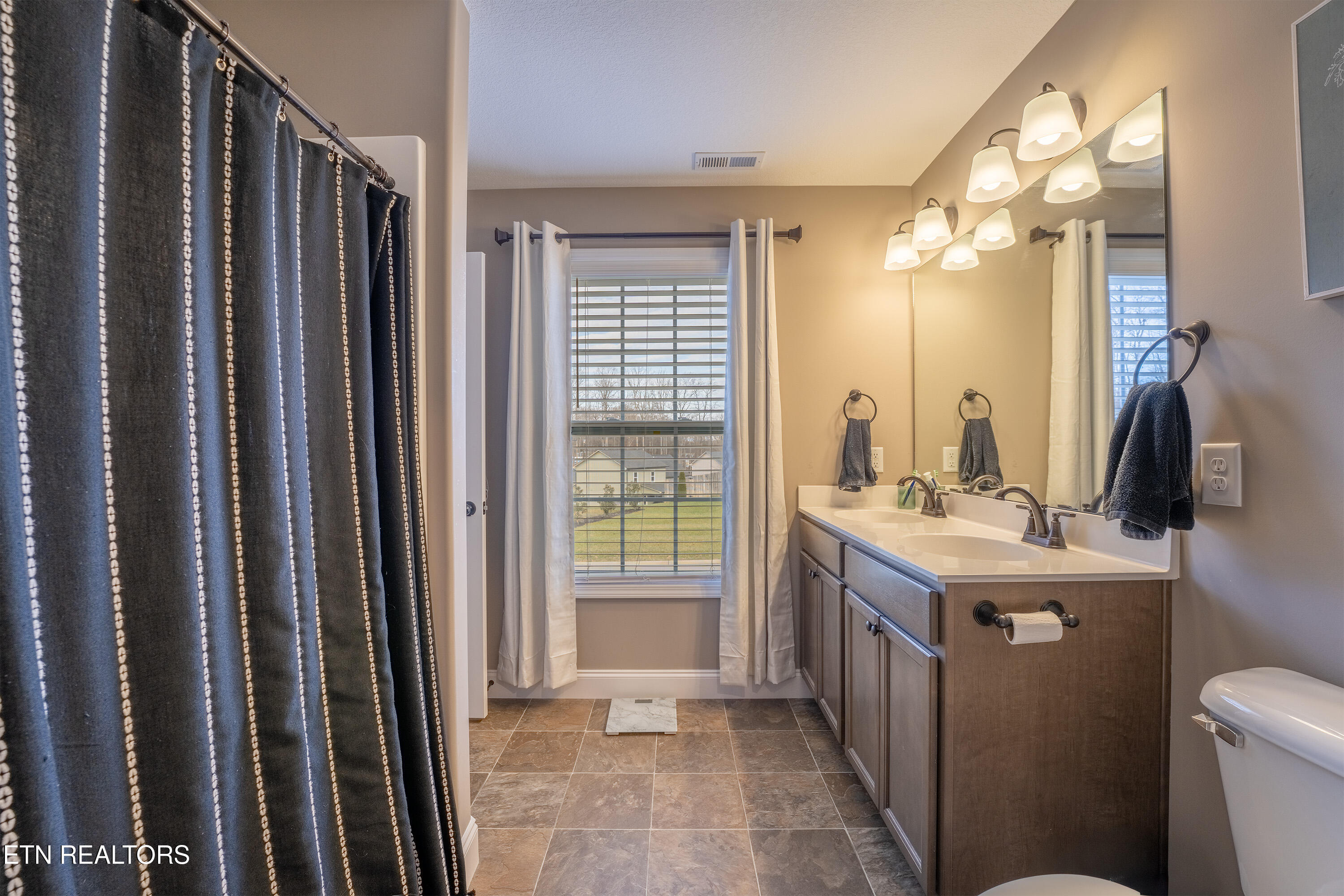 3307 Townsend Pk Lane Powell, TN 37849 - Photo 15 of 41 15 (6)