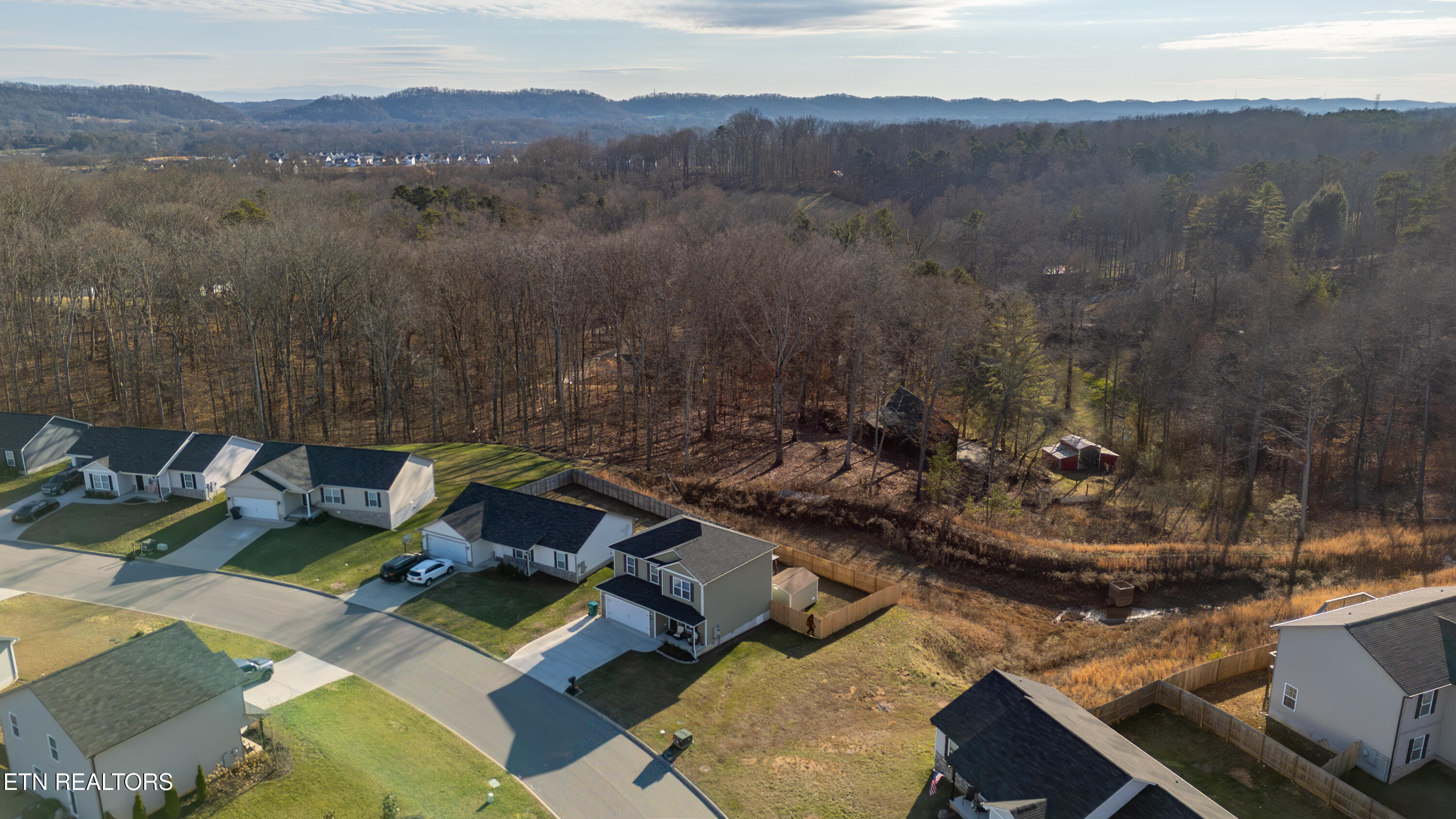 3307 Townsend Pk Lane Powell, TN 37849 - Photo 35 of 41 35 (5)