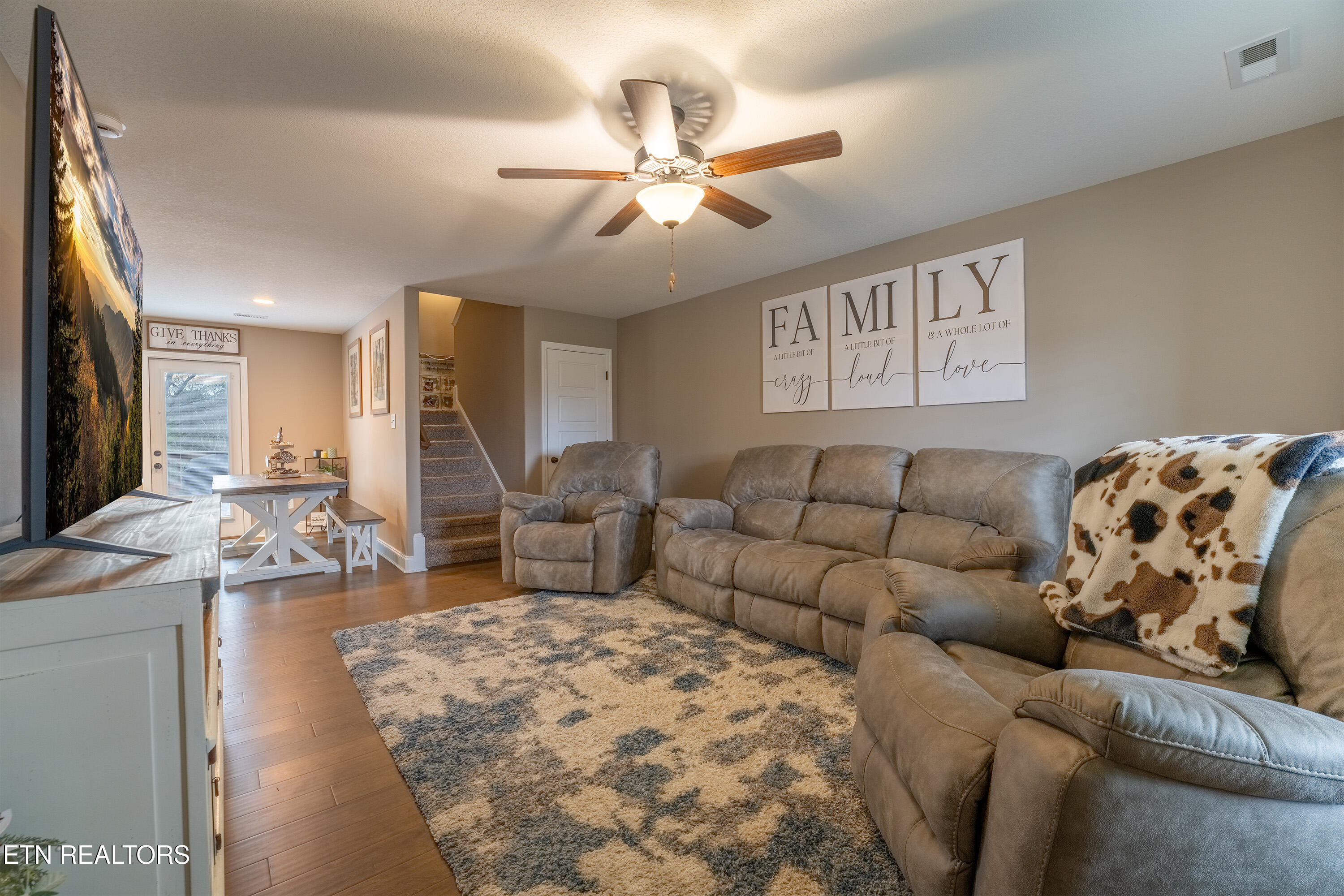 3307 Townsend Pk Lane Powell, TN 37849 - Photo 4 of 41 4 (6)