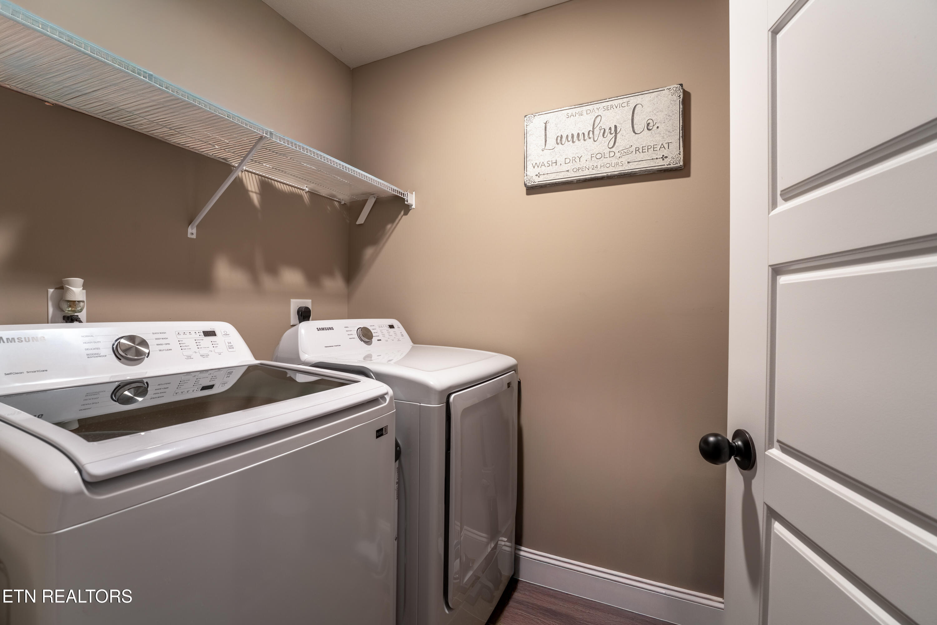 3307 Townsend Pk Lane Powell, TN 37849 - Photo 9 of 41 9 (6)