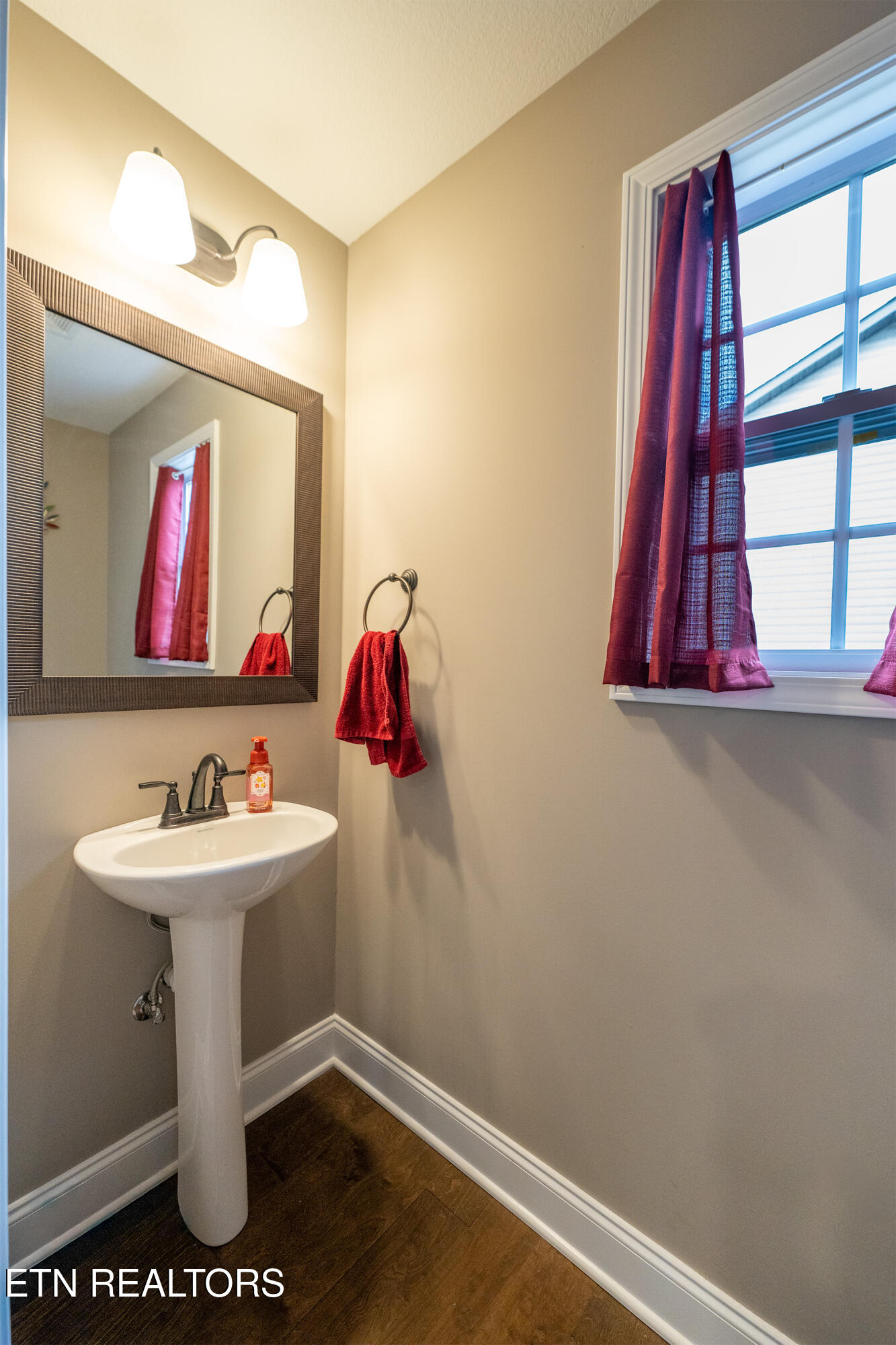 3307 Townsend Pk Lane Powell, TN 37849 - Photo 10 of 41 10 (6)