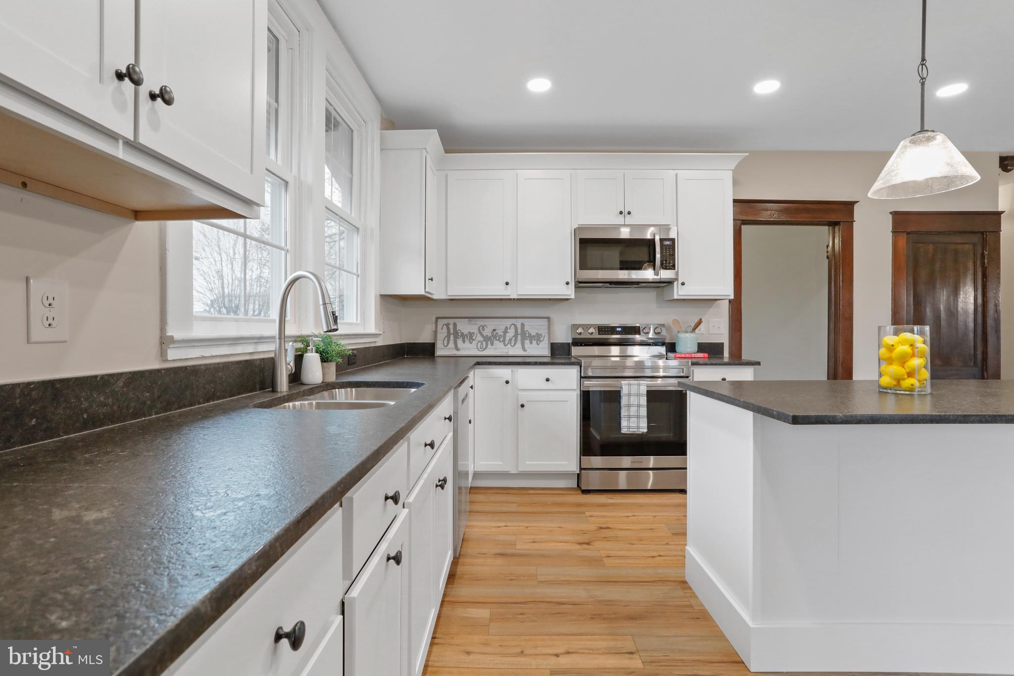 385 Fairview Road Woodstock, VA 22664 - Photo 16 of 55 Kitchen