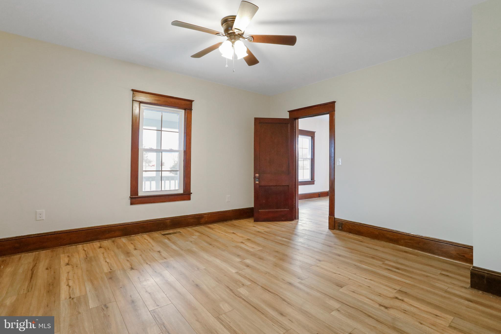 385 Fairview Road Woodstock, VA 22664 - Photo 24 of 55 Living Room