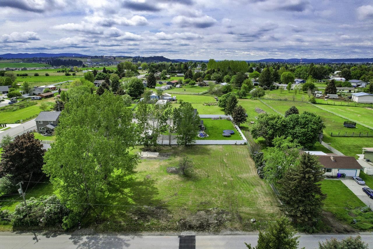 704 South Henry Road Greenacres, WA 99016 - Photo 1 of 13 Gallery Image 1