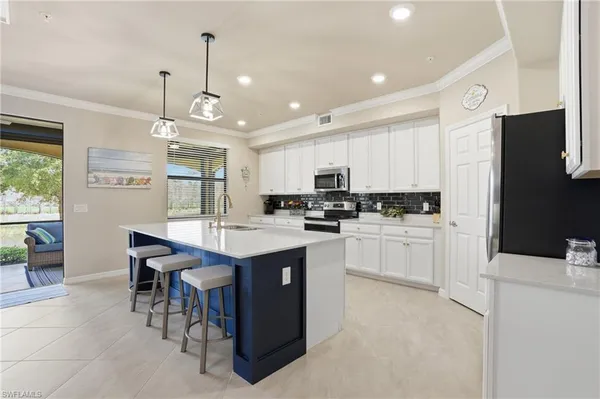 $574,900 | 17411 Cherrywood Court, Unit 7304, Bonita Springs, FL 34135