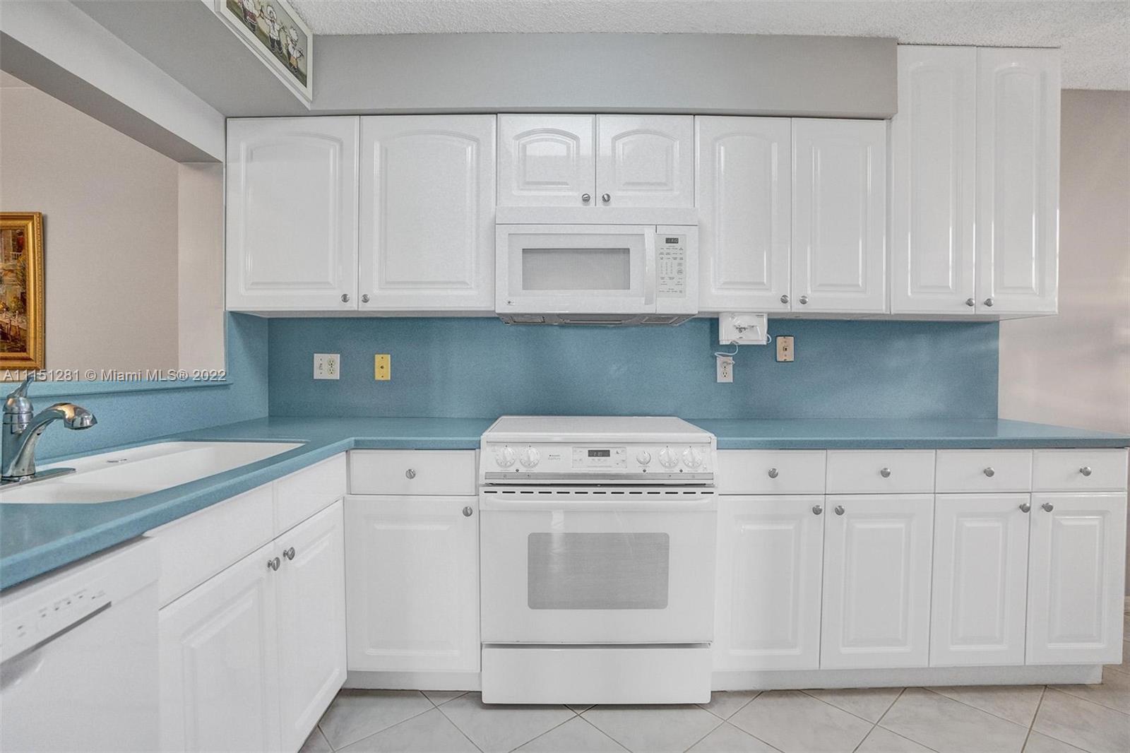 8640 Vía Reale, Unit 74L Boca Raton, FL 33496 - Photo 4 of 57 Gallery Image 4