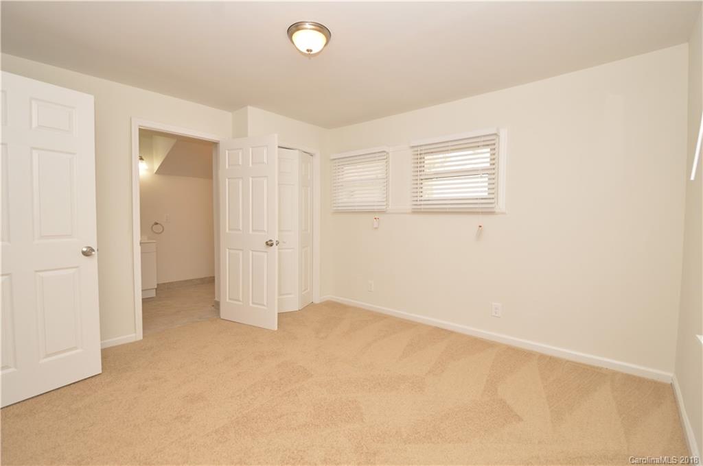 2748 Mayflower Road Charlotte, NC 28208 - Photo 9 of 18 Gallery Image 9