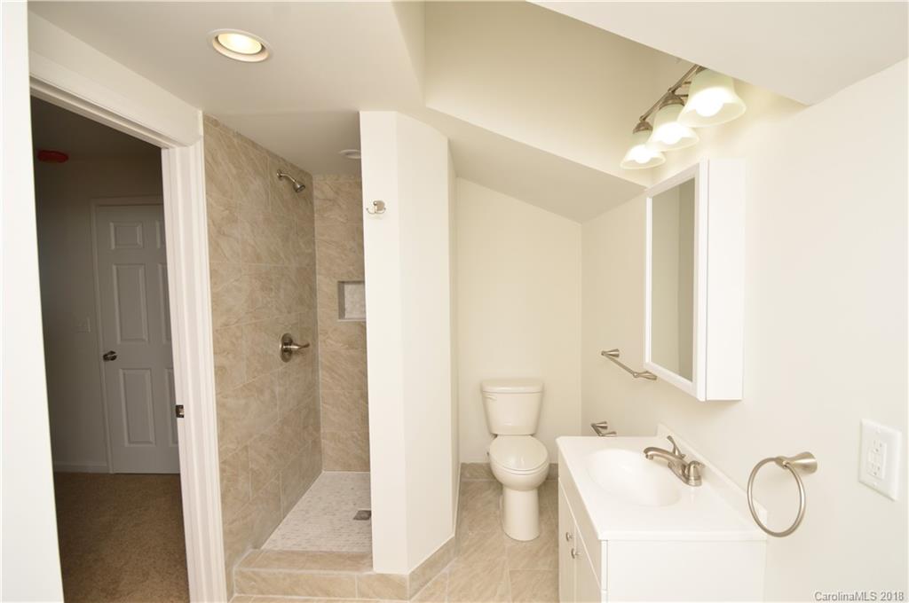 2748 Mayflower Road Charlotte, NC 28208 - Photo 10 of 18 Gallery Image 10