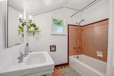 $1,499,000 | 708 Grizzly Peak Boulevard, Berkeley, CA 94708