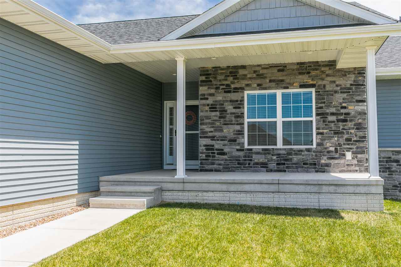 1002 Wood Lily Road Solon, IA 52333 - Photo 3 of 41 Gallery Image 3