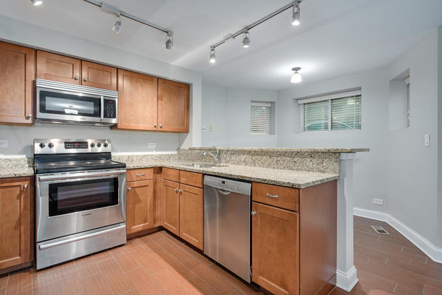 1034 West Armitage Avenue, Unit A Chicago, IL 60614 - Photo 11 of 21