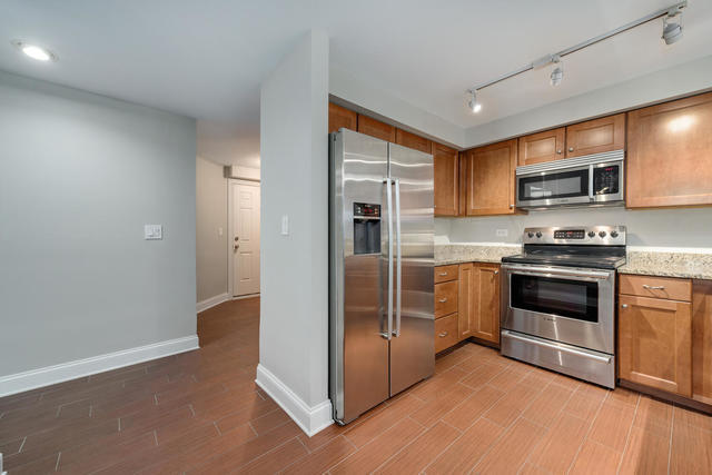 1034 West Armitage Avenue, Unit A Chicago, IL 60614 - Photo 9 of 21