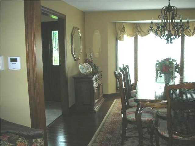 5675 Stringtown Road Evansville, IN 47711 - Photo 11 of 30 Gallery Image 11