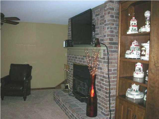 5675 Stringtown Road Evansville, IN 47711 - Photo 5 of 30 Gallery Image 5