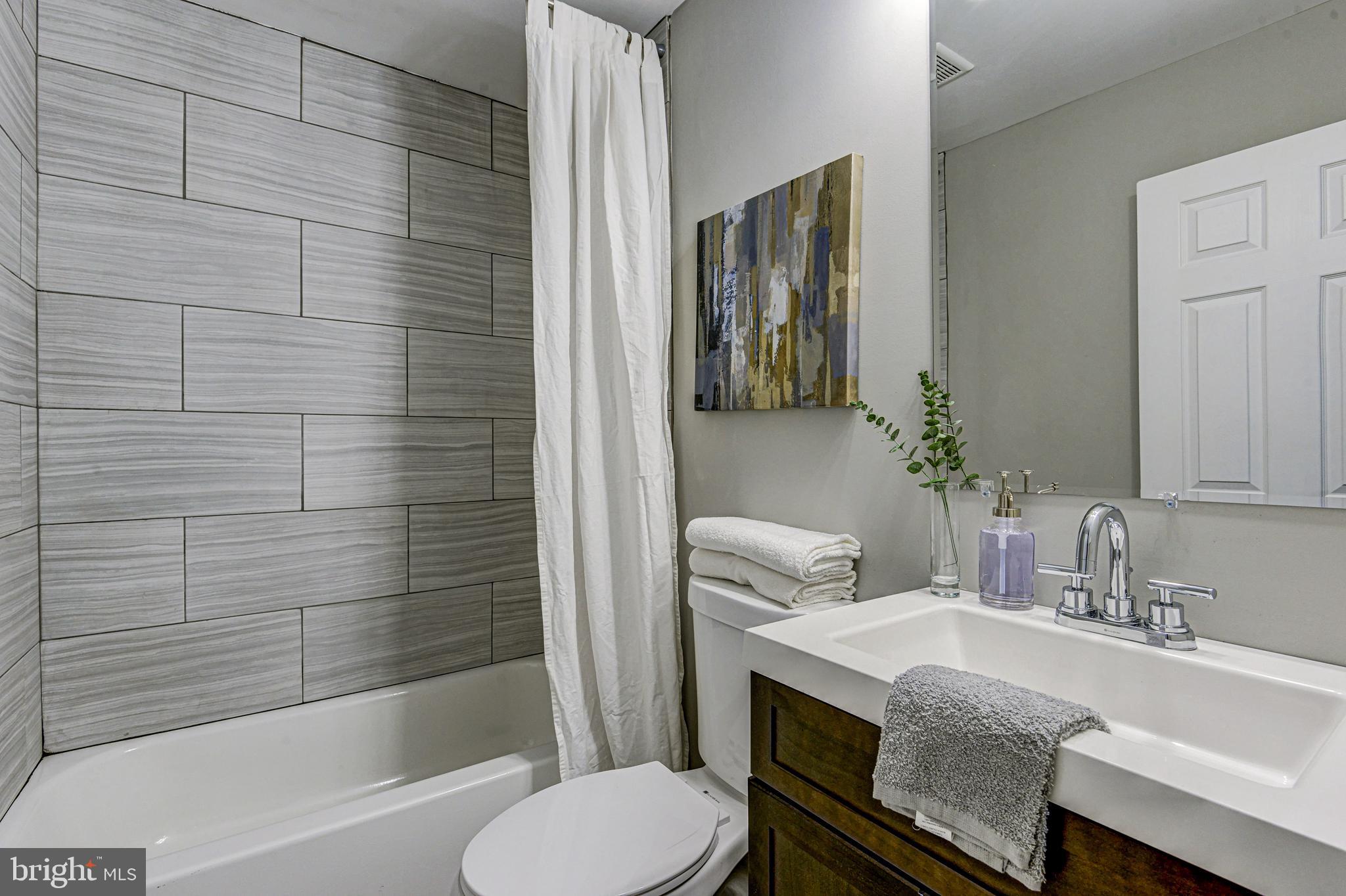 8104 Longpoint Road Baltimore, MD 21222 - Photo 19 of 36