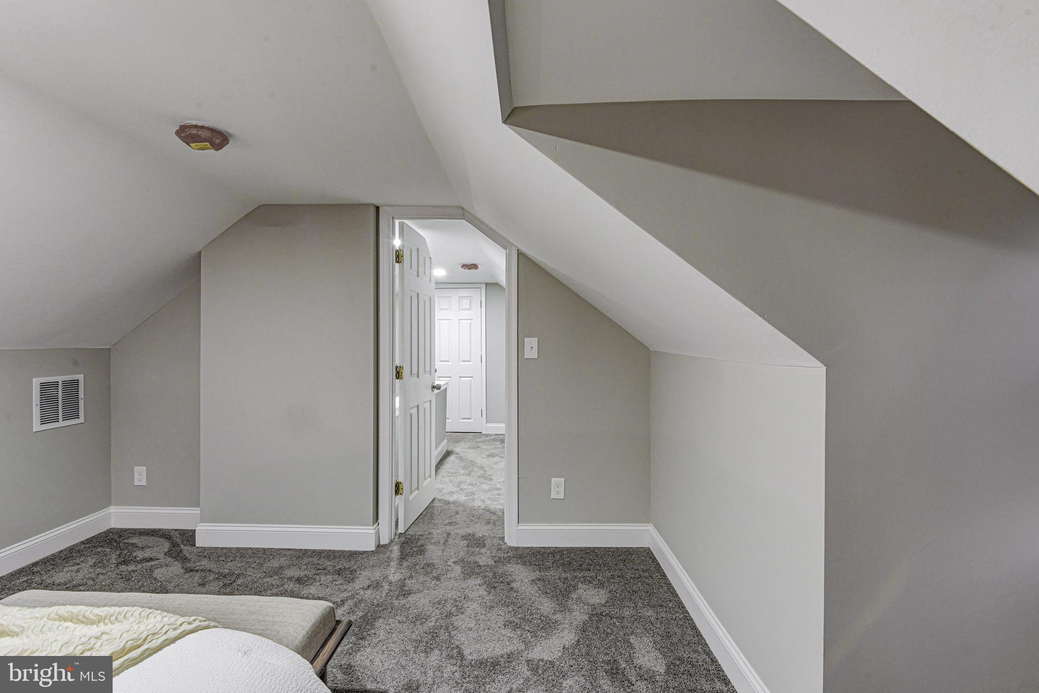 8104 Longpoint Road Baltimore, MD 21222 - Photo 29 of 36