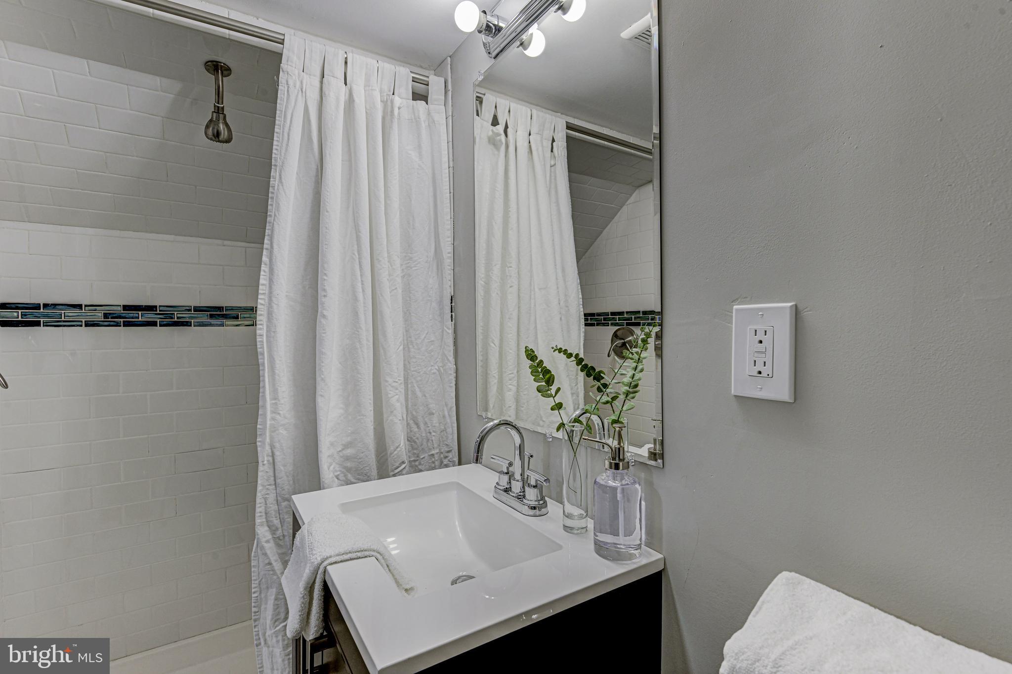8104 Longpoint Road Baltimore, MD 21222 - Photo 32 of 36