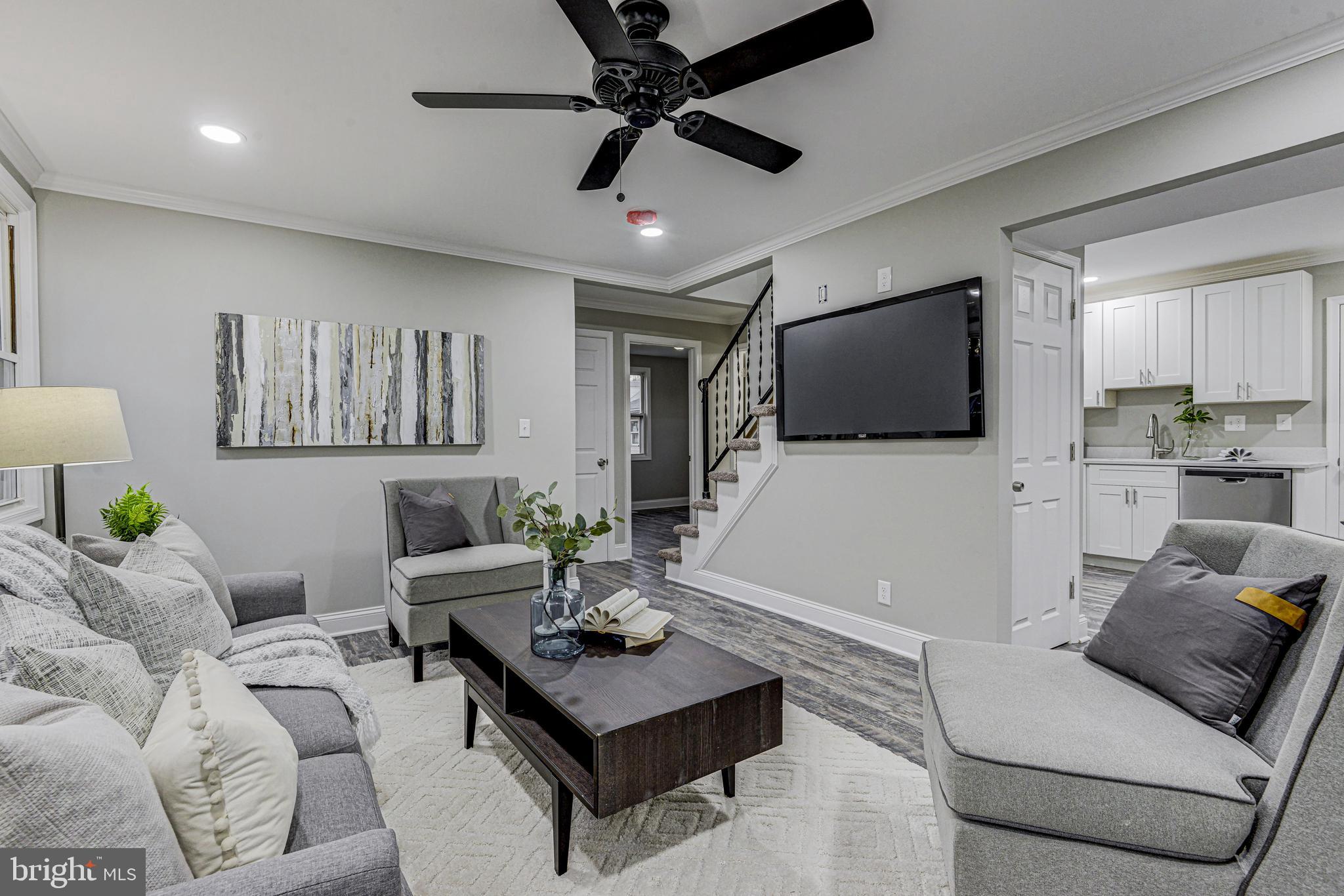 8104 Longpoint Road Baltimore, MD 21222 - Photo 5 of 36
