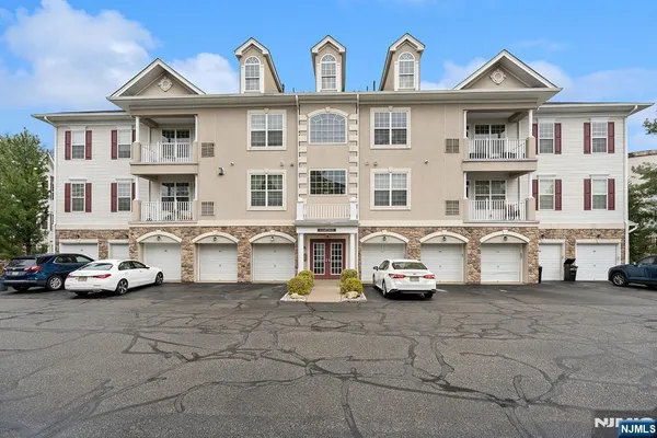 $625,000 | 8 Cliff Road, Unit B3, Woodland Park, NJ 07424