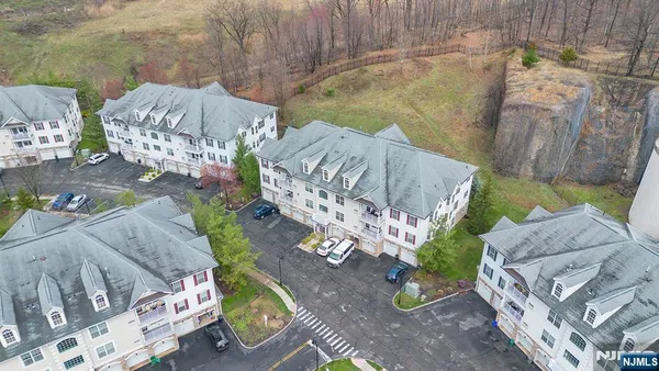 $625,000 | 8 Cliff Road, Unit B3, Woodland Park, NJ 07424