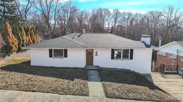 $299,900 | 425 Belleview Avenue, Alton, IL 62002