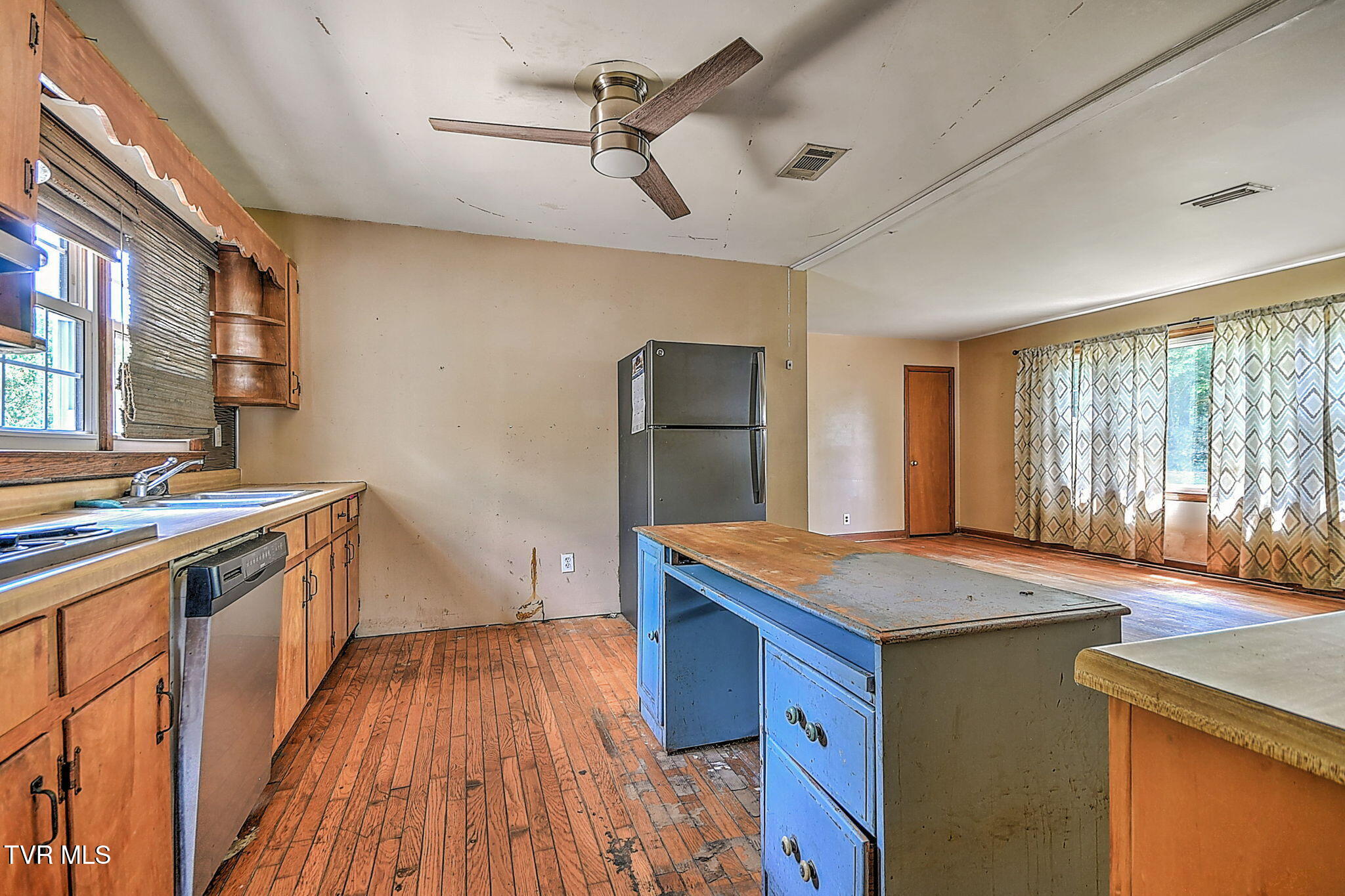 412 South Main Street Elizabethton, TN 37643 - Photo 26 of 34 10-web-or-mls-412 S Main JH-11