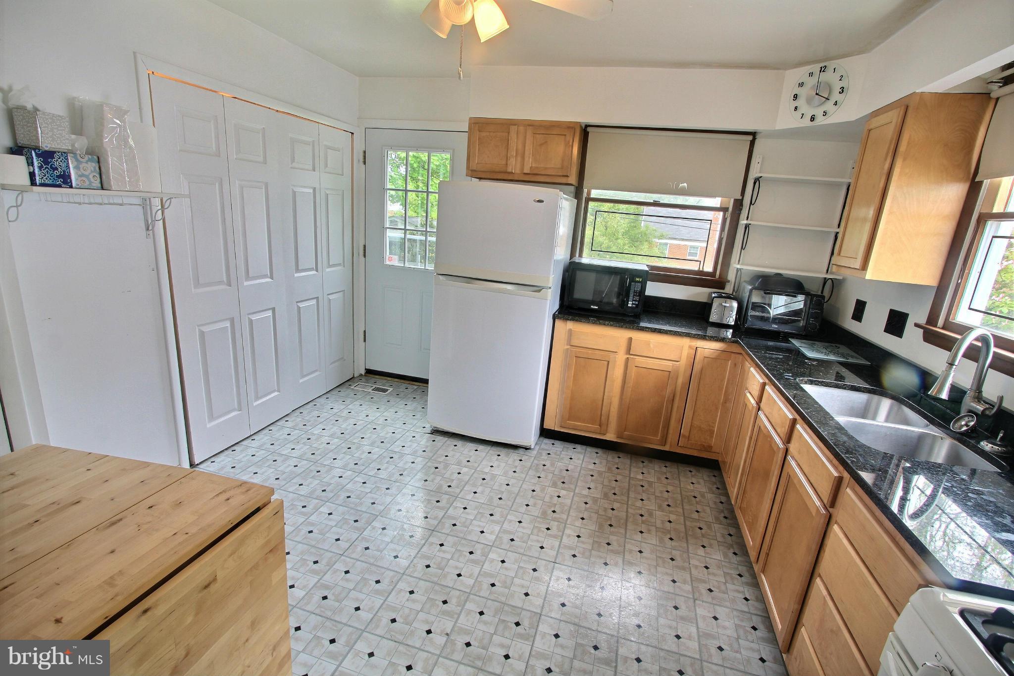 708 Templecliff Road Baltimore, MD 21208 - Photo 4 of 9 Kitchen
