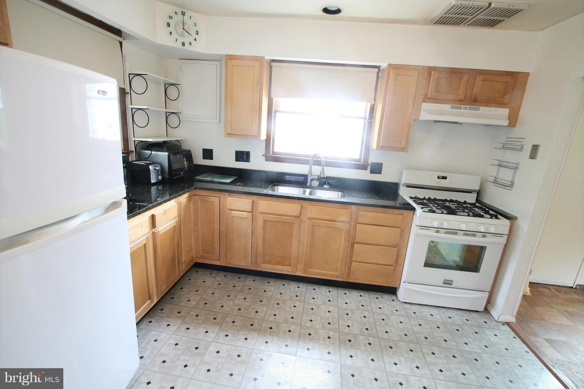 708 Templecliff Road Baltimore, MD 21208 - Photo 5 of 9 Kitchen