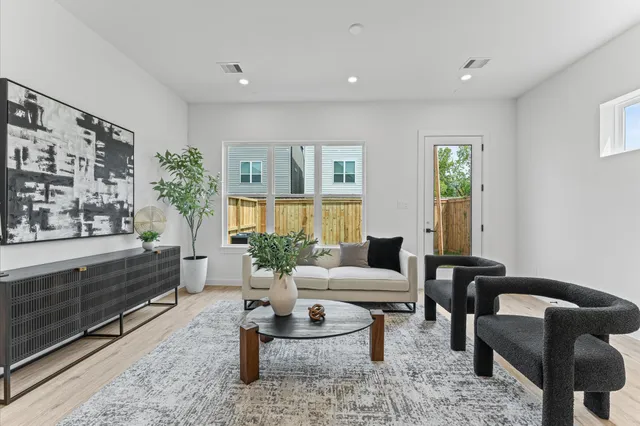 $329,900 | 6421 Madrid Street, Houston, TX 77021