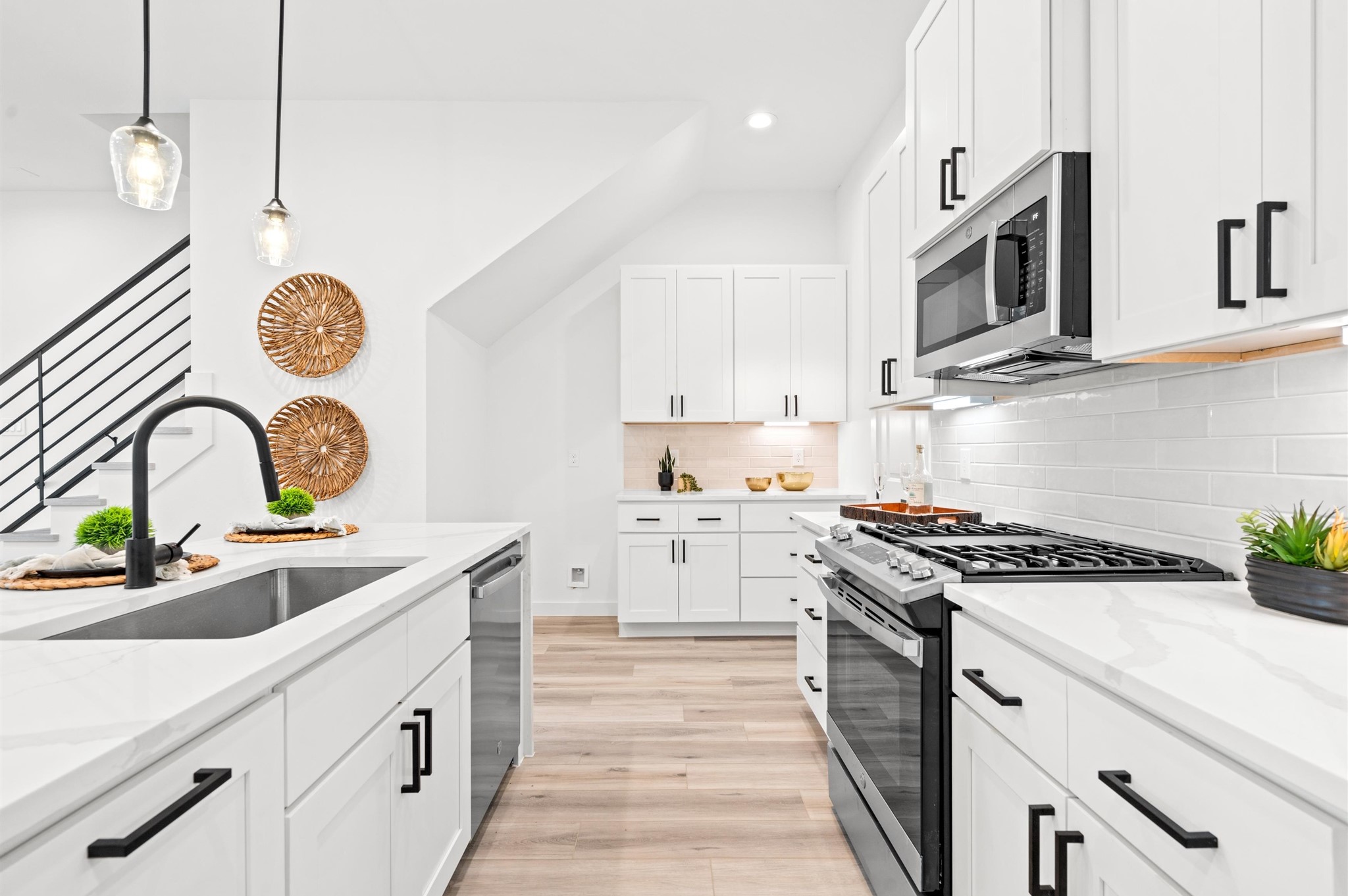 6421 Madrid Street Houston, TX 77021 - Photo 7 of 25