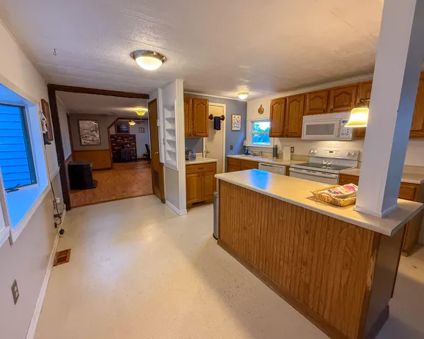 $180,000 | 190 West Franklin Road, Franklin, ME 04634